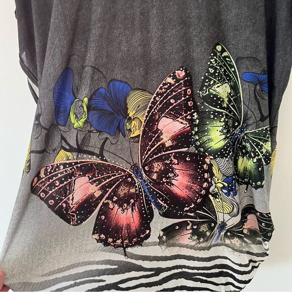 Black Butterfly Graphic Printed Loose Drop Shoulders Short Sleeve Blouse - Picture 6 of 8